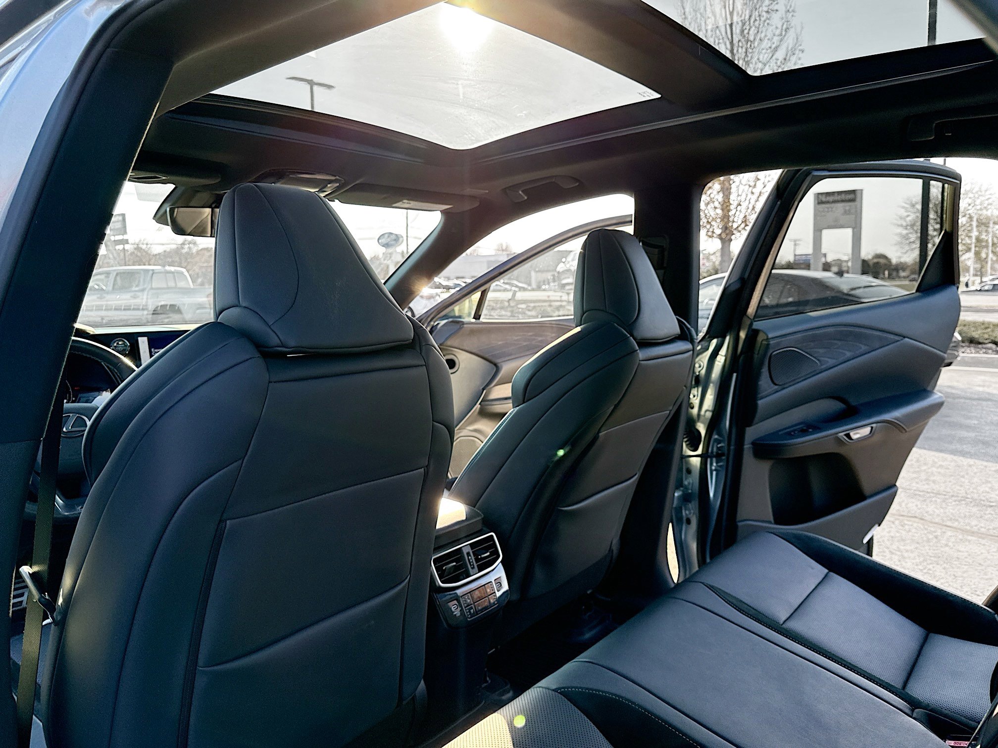 Used 2023 Lexus RX 500h F Sport image 6