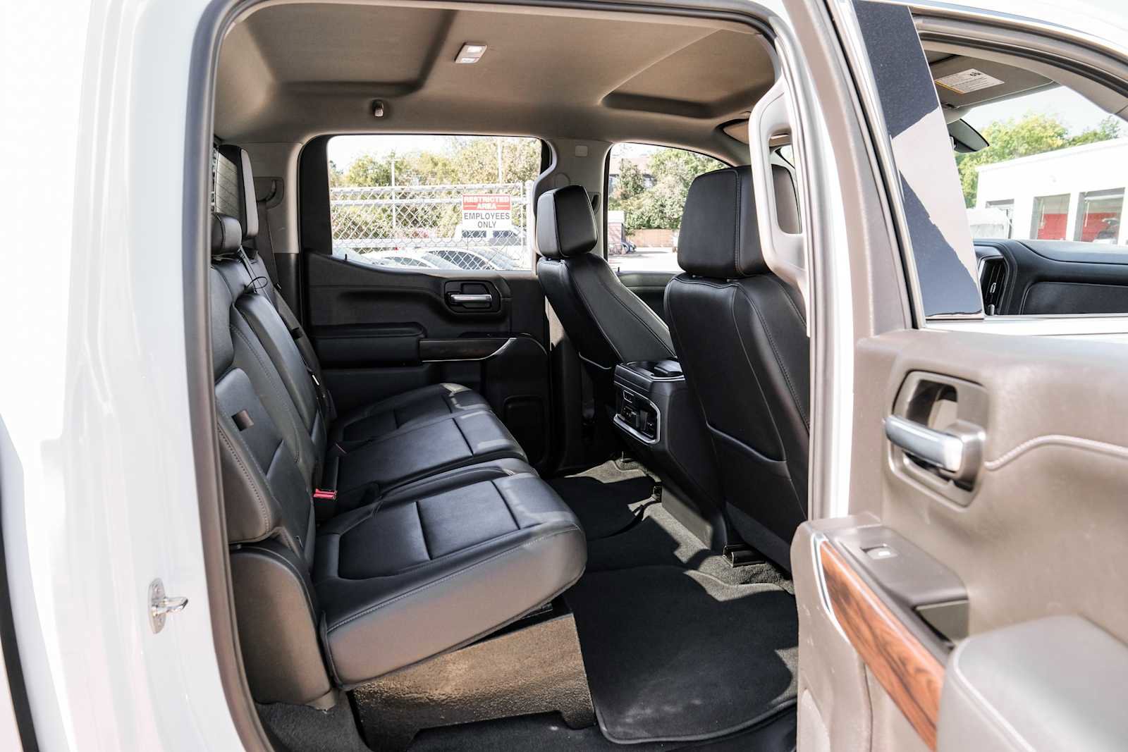 Used 2020 GMC Sierra 1500 SLT image 38