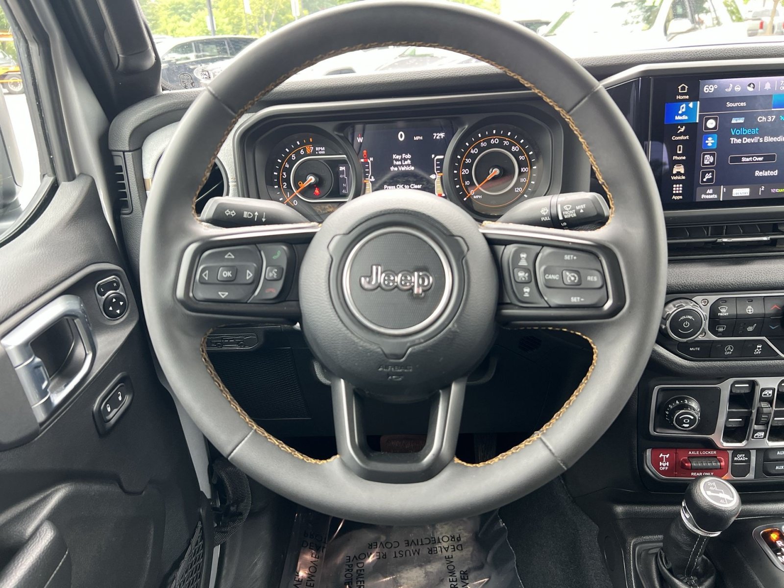 Used 2024 Jeep Gladiator Sport AWD/4WD image 15