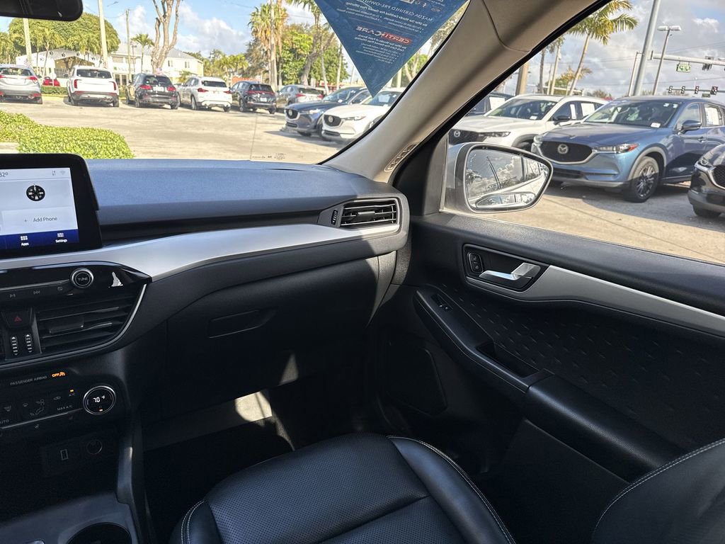 Used 2020 Ford Escape SEL image 16