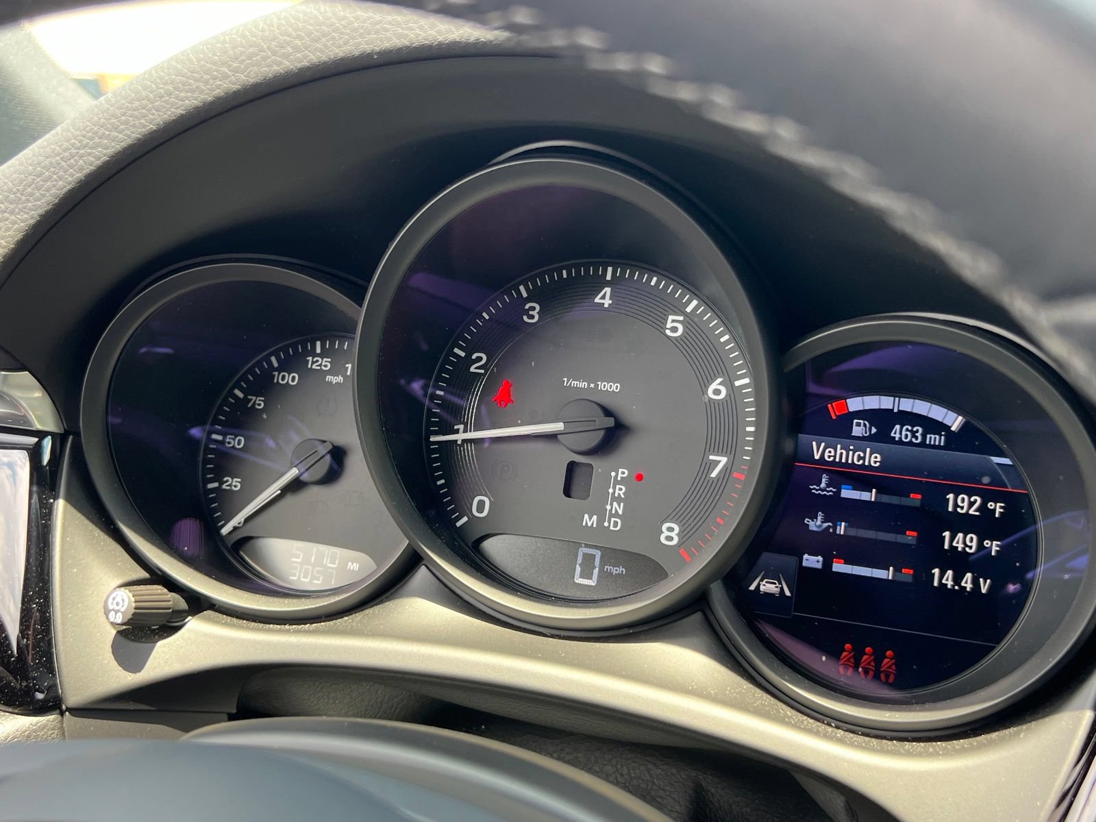 Certified 2025 Porsche Macan AWD/4WD image 24