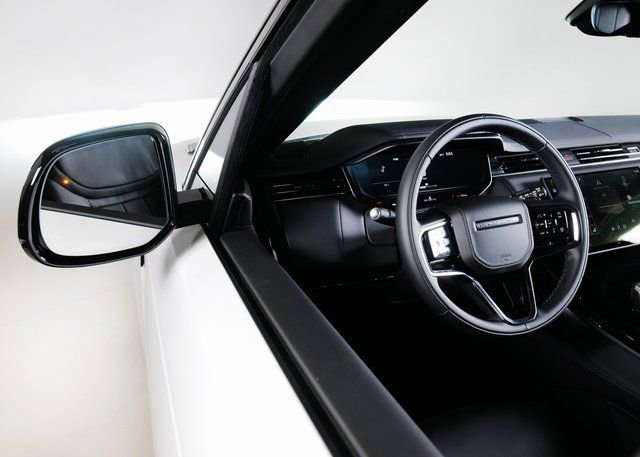 New 2025 Land Rover Range Rover Sport SE image 17