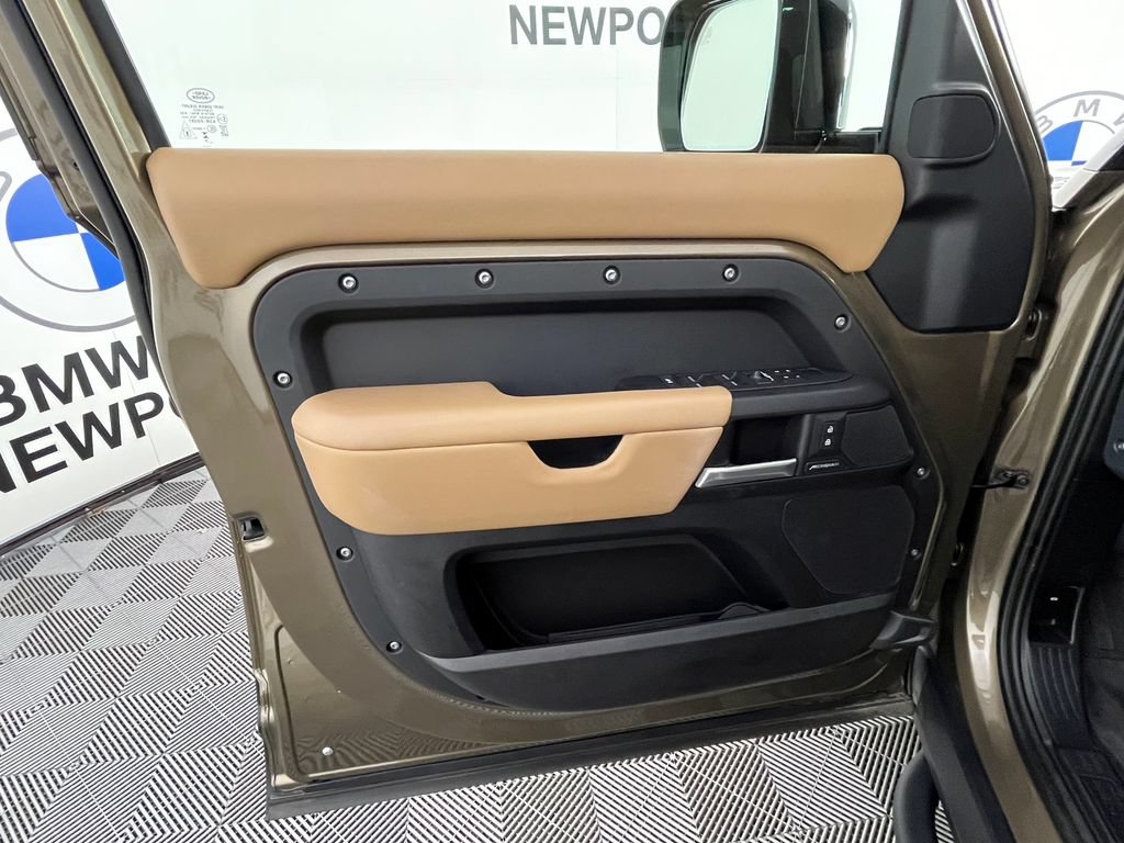 Used 2026 Land Rover Defender 110 S AWD/4WD image 24