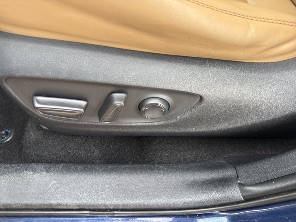 Used 2021 Toyota RAV4 XLE Premium image 15