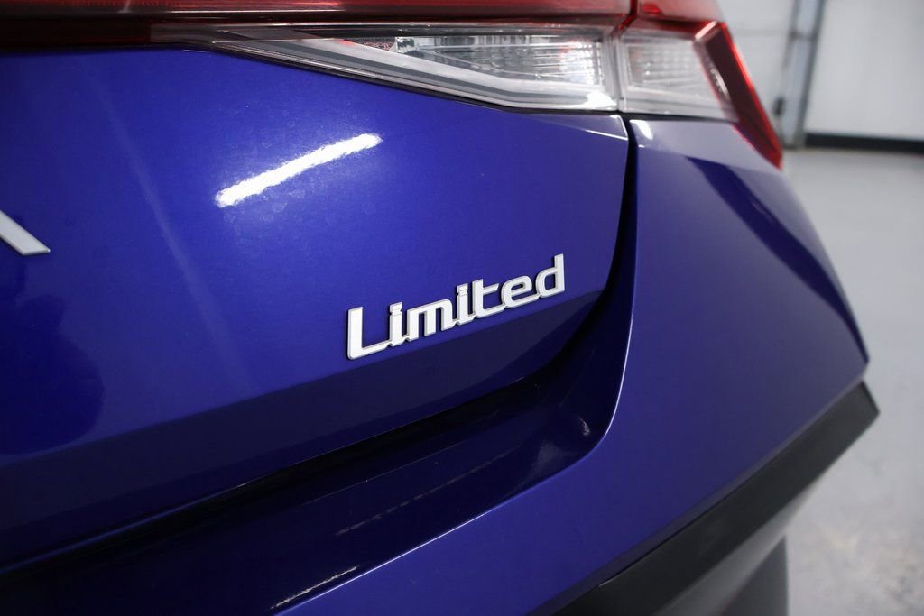 Used 2024 Hyundai Elantra Limited image 10