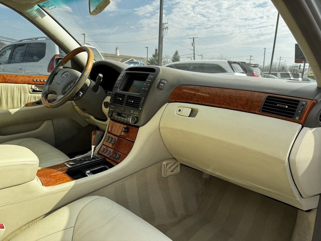 Used 2005 Lexus LS 430 RWD image 21