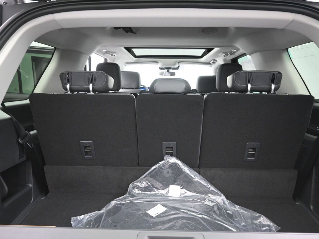 New 2026 Ford Expedition Active image 2