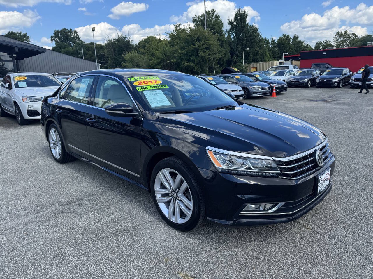 Used 2017 Volkswagen Passat 1.8T SEL Premium FWD image 3