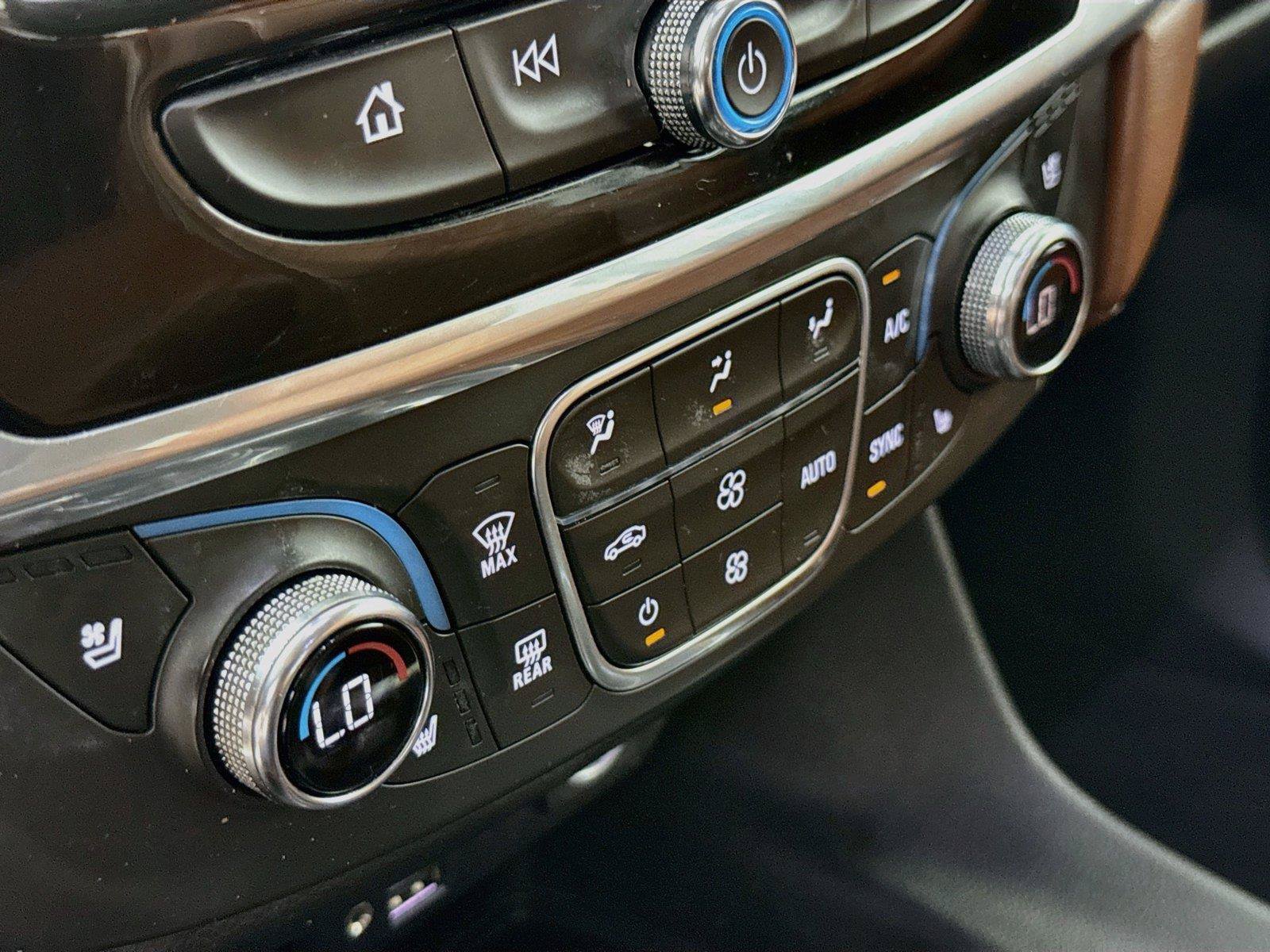 Used 2020 Chevrolet Traverse High Country AWD/4WD image 17