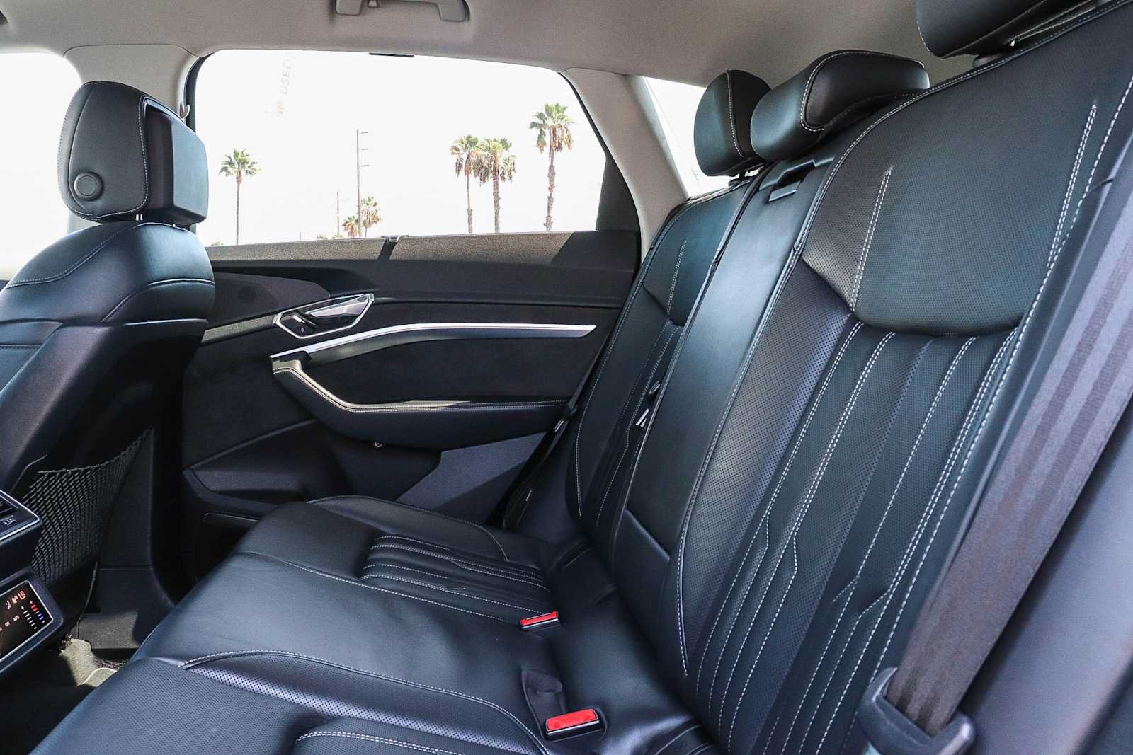 Used 2019 Audi e-tron Prestige w/ Prestige Package AWD/4WD image 26