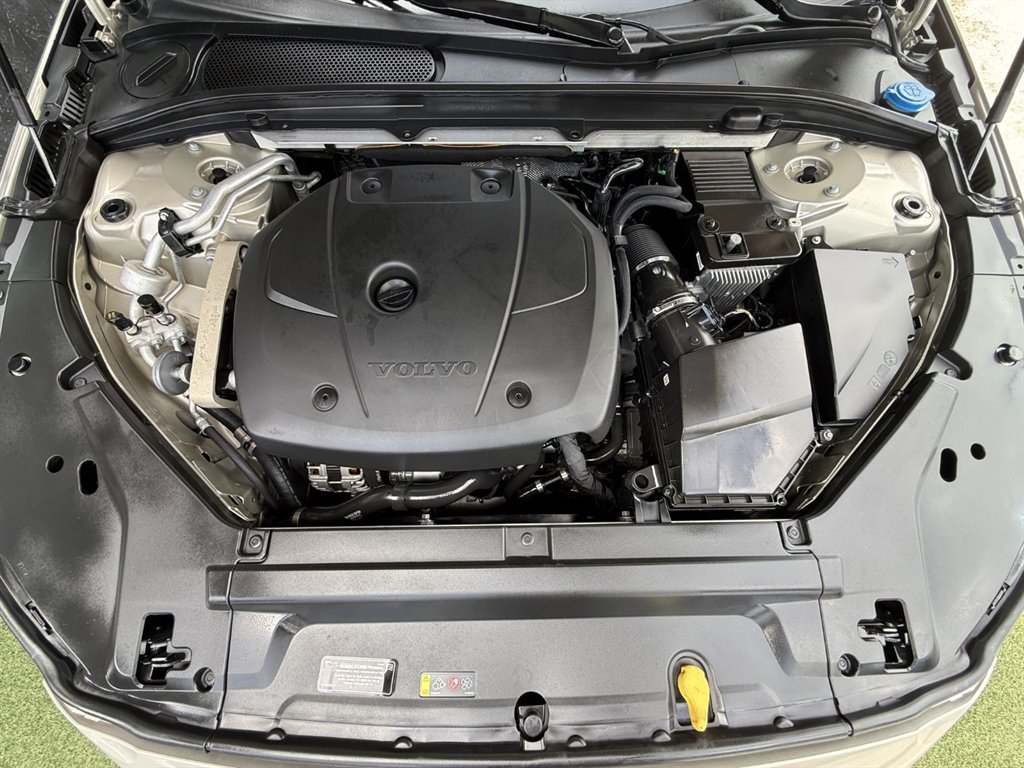 Used 2019 Volvo V90 T5 Cross Country AWD/4WD image 35