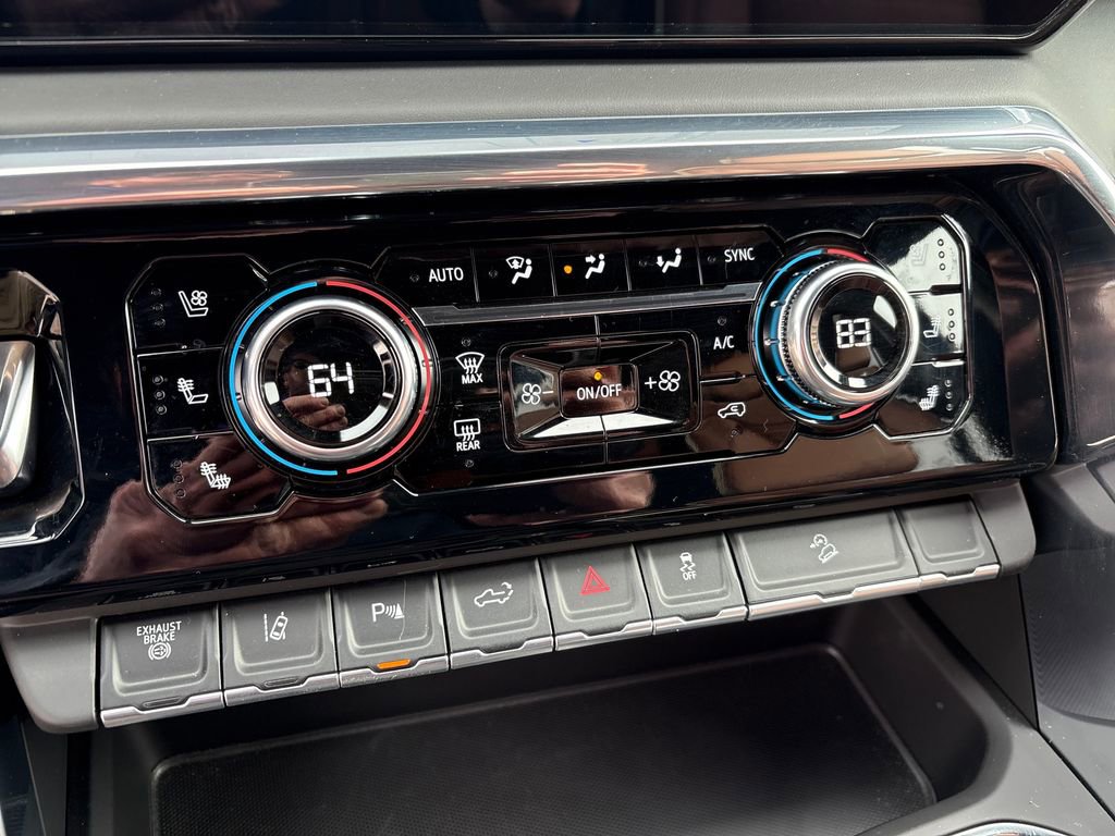 Certified 2025 GMC Sierra 2500 Denali Ultimate image 30