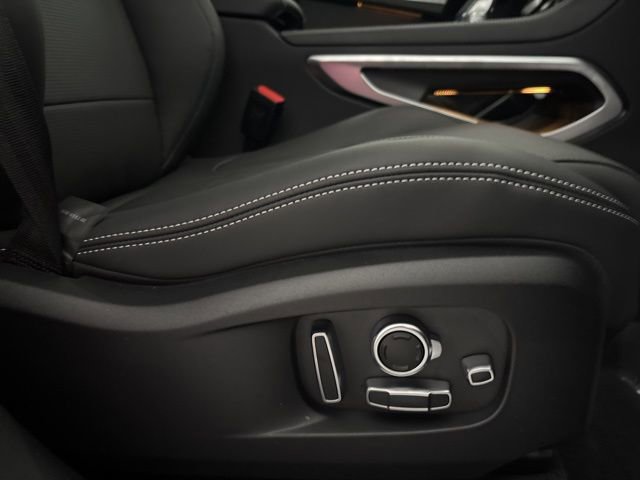 Used 2026 Jaguar F-PACE R-Dynamic S image 33