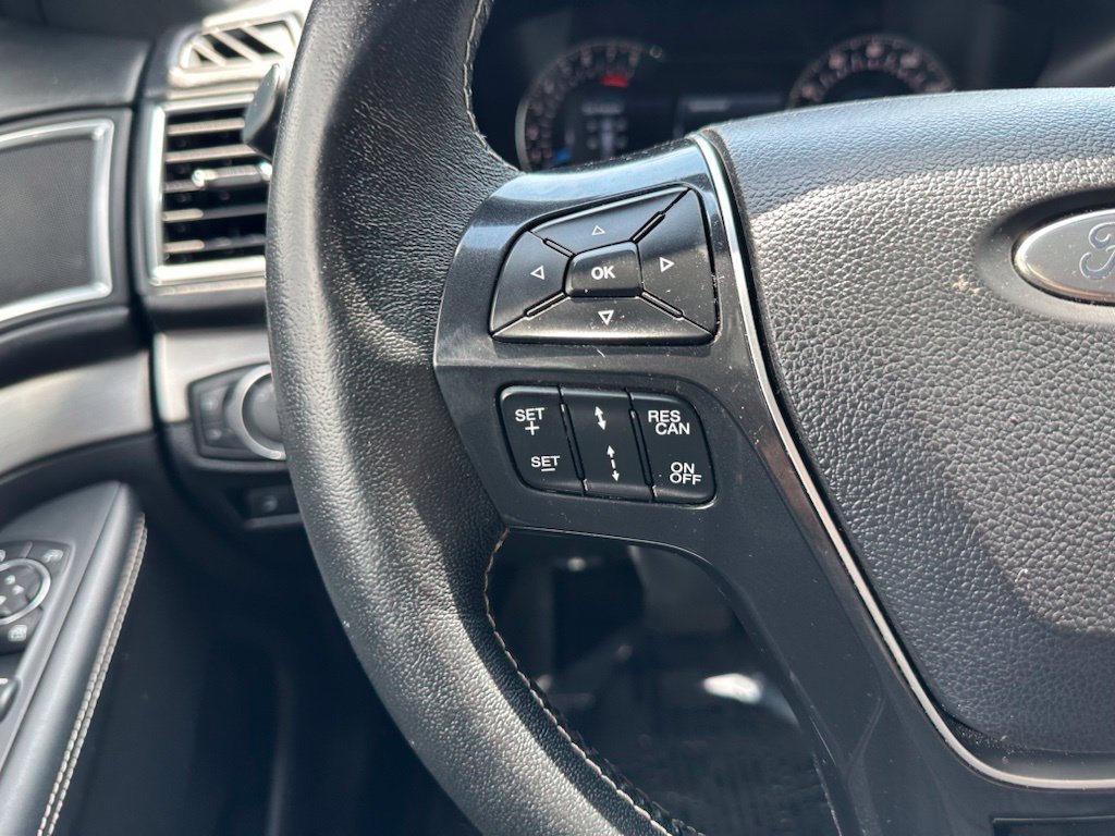 Used 2017 Ford Explorer Platinum AWD/4WD image 30