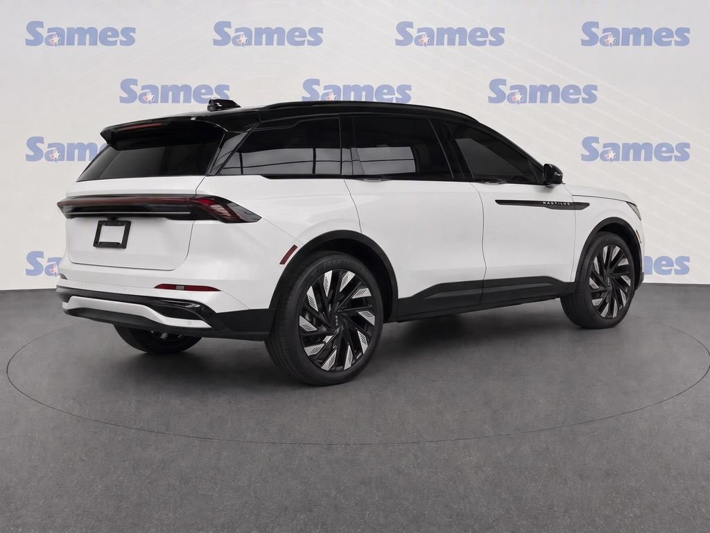 Used 2025 Lincoln Nautilus Reserve AWD/4WD image 3