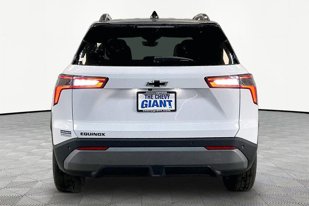 New 2026 Chevrolet Equinox LT w/ Midnight Edition FWD image 4