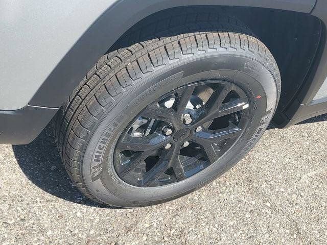 New 2026 Jeep Grand Cherokee L 4WD image 5