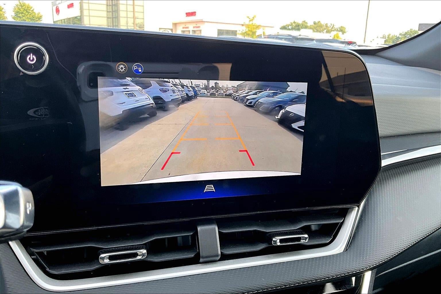 Used 2026 Chevrolet Equinox LT FWD image 14