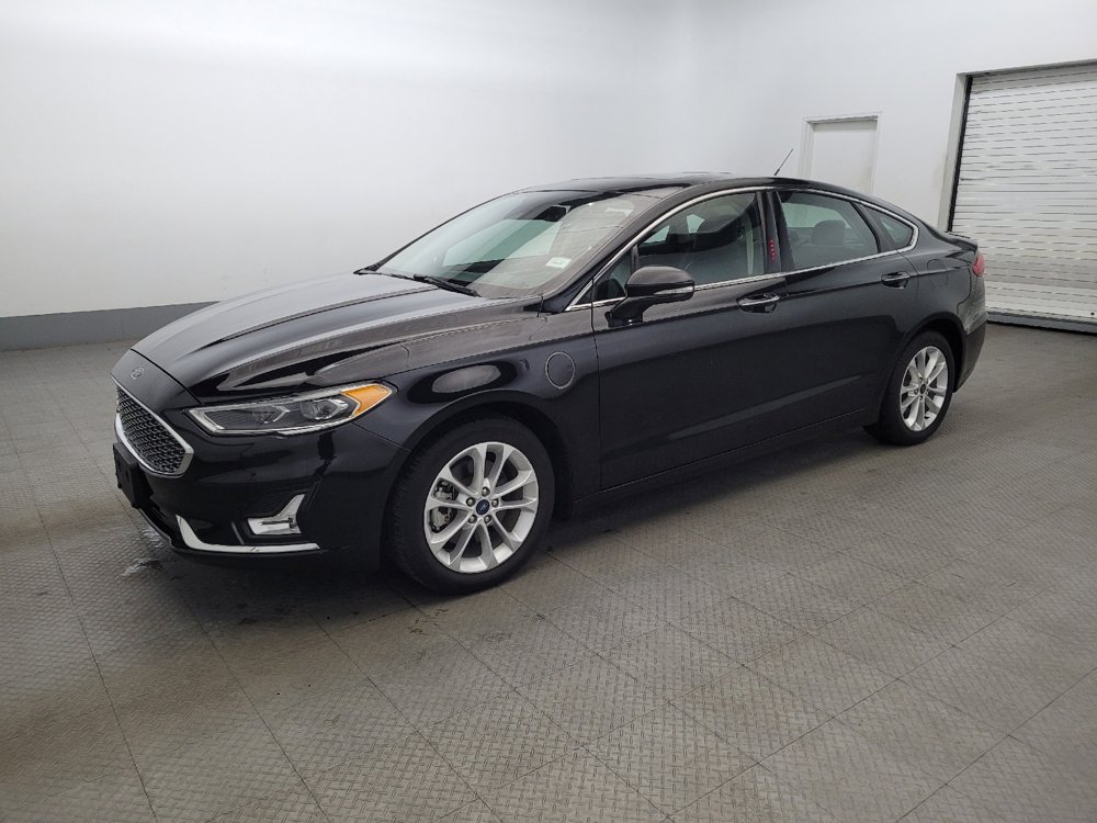 Used 2019 Ford Fusion Energi Titanium image 2