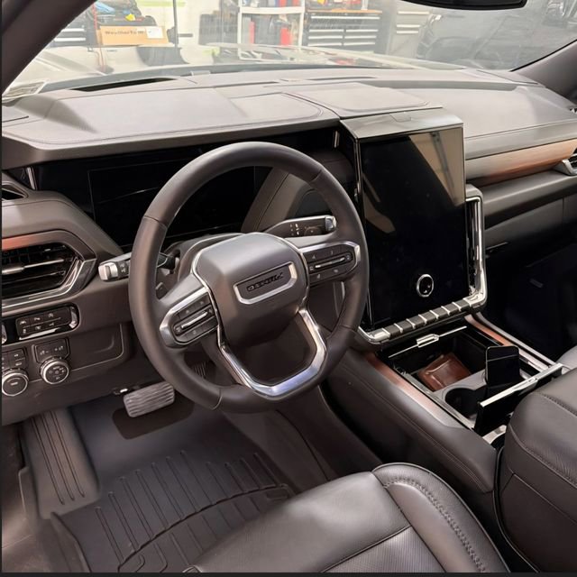 Used 2025 GMC Yukon XL Denali image 17