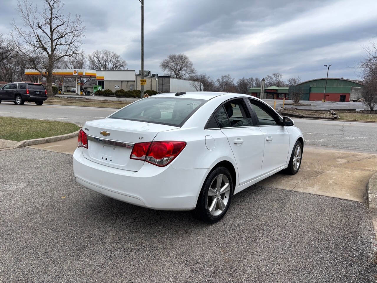Used 2015 Chevrolet Cruze LT image 16
