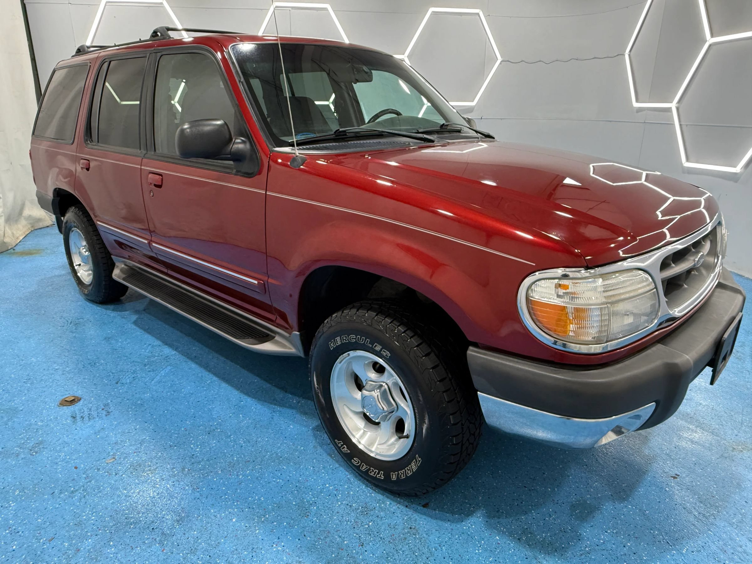 Used 1999 Ford Explorer 4WD 4-Door image 9