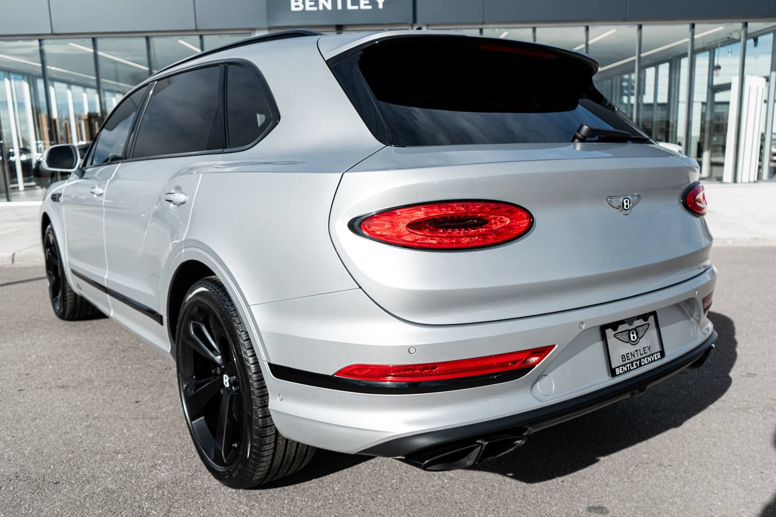 Certified 2023 Bentley Bentayga Extended Wheelbase AWD/4WD image 9