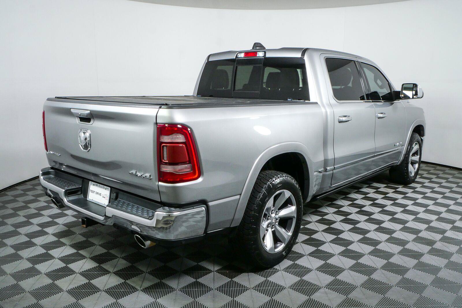 Used 2019 RAM 1500 Limited AWD/4WD image 3