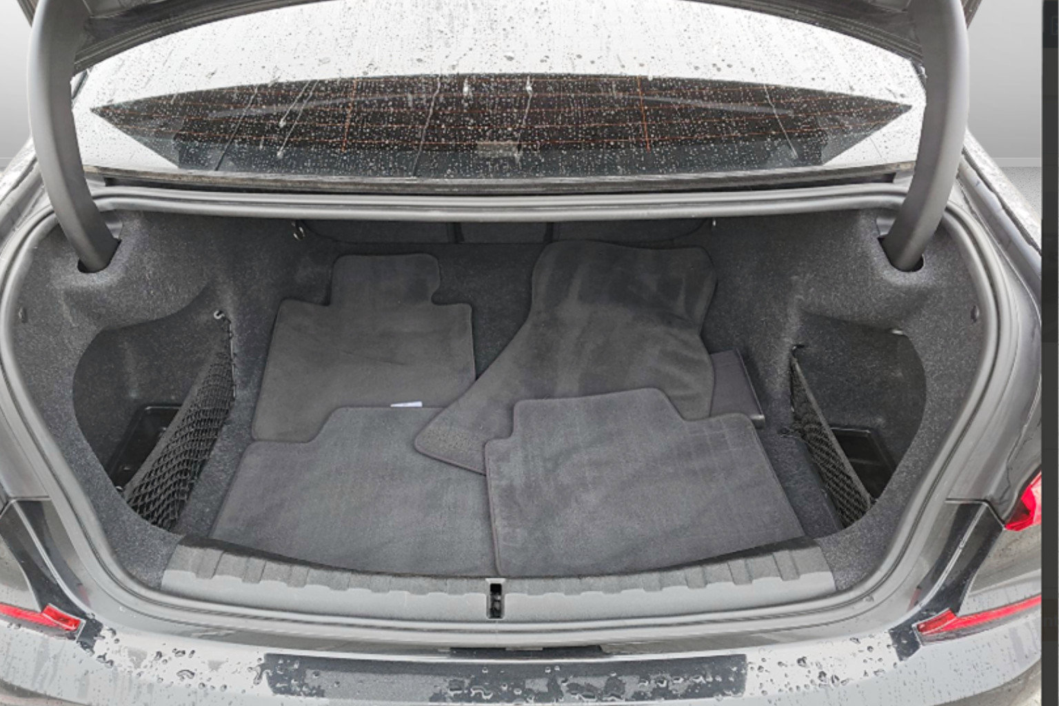 Used 2019 BMW 330i Sedan w/ M Sport Package image 7