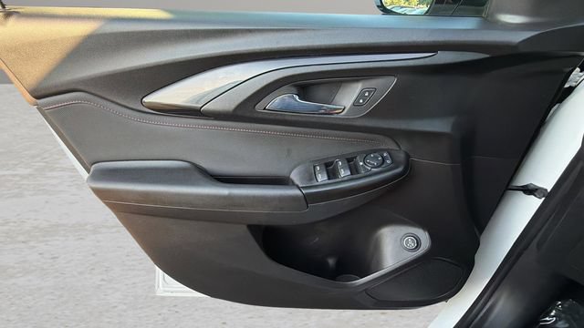 Used 2022 Chevrolet TrailBlazer RS w/ Sun and Liftgate Package FWD image 17