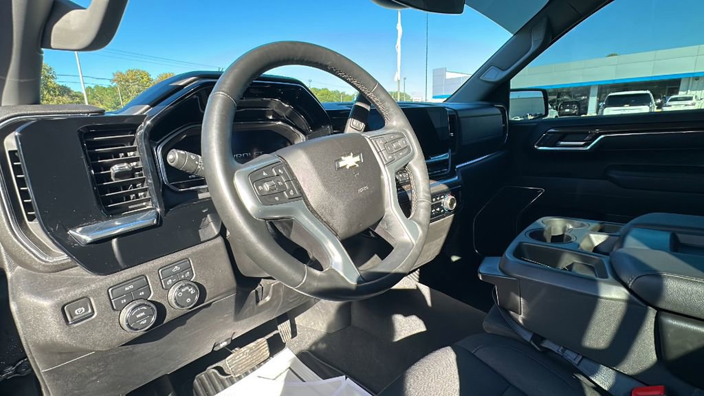 Used 2023 Chevrolet Silverado 1500 LT image 11