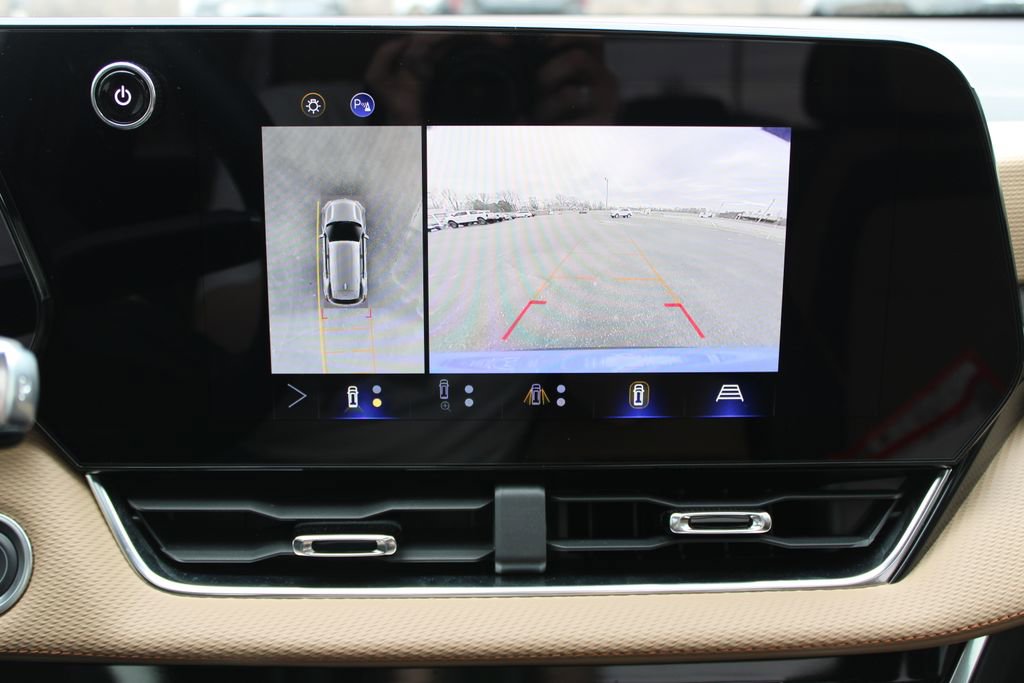 Used 2025 Chevrolet Equinox ACTIV w/ Safety and Technology Package image 56