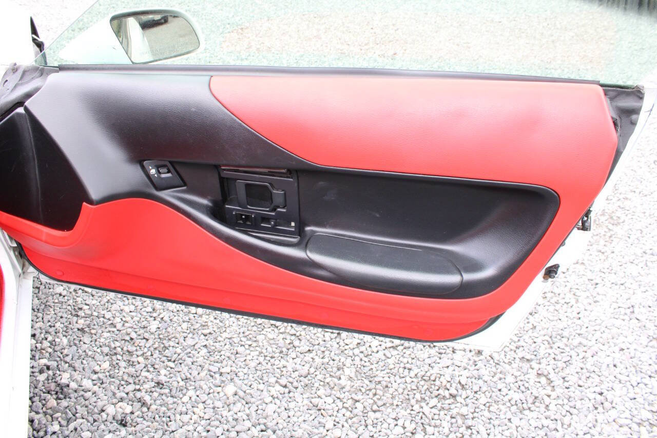 Used 1996 Chevrolet Corvette Coupe RWD image 17