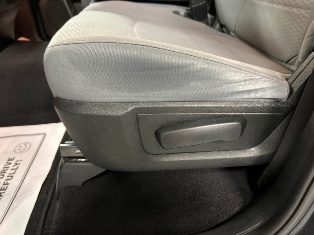 Used 2018 RAM 1500 Classic SLT image 12