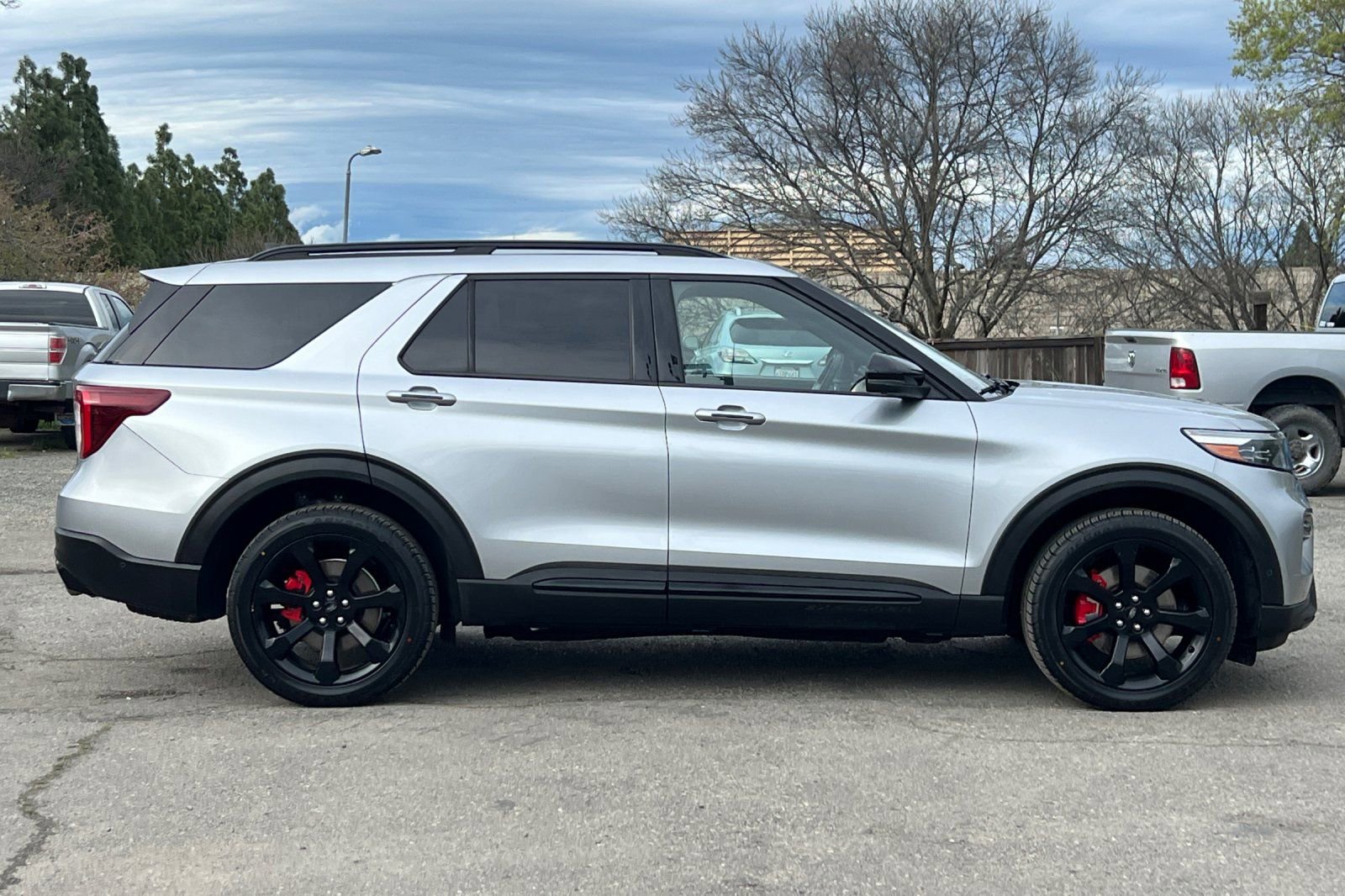 Certified 2022 Ford Explorer ST w/ Equipment Group 401A image 3