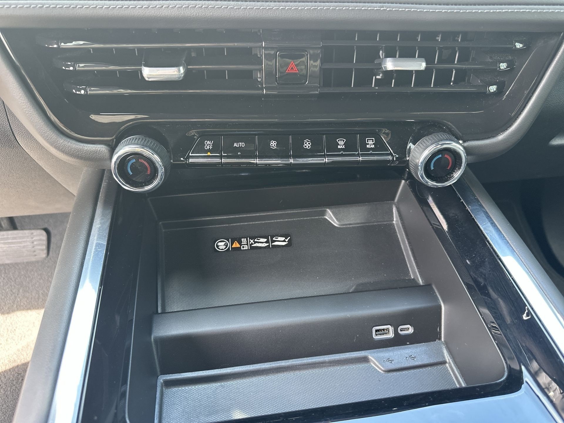 Certified 2025 Chevrolet Tahoe LT RWD image 34