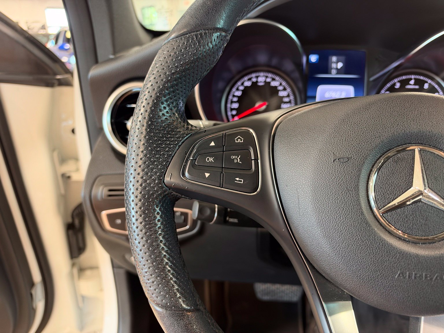 Used 2019 Mercedes-Benz GLC 300 image 17