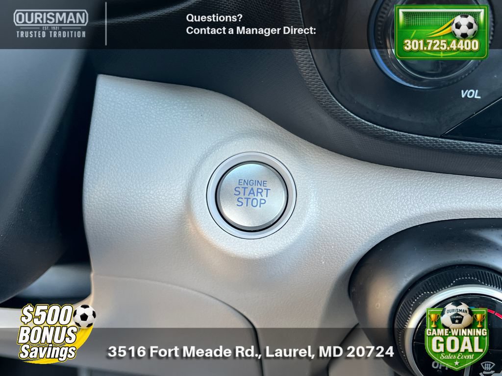 Used 2025 Hyundai Venue SEL FWD image 22