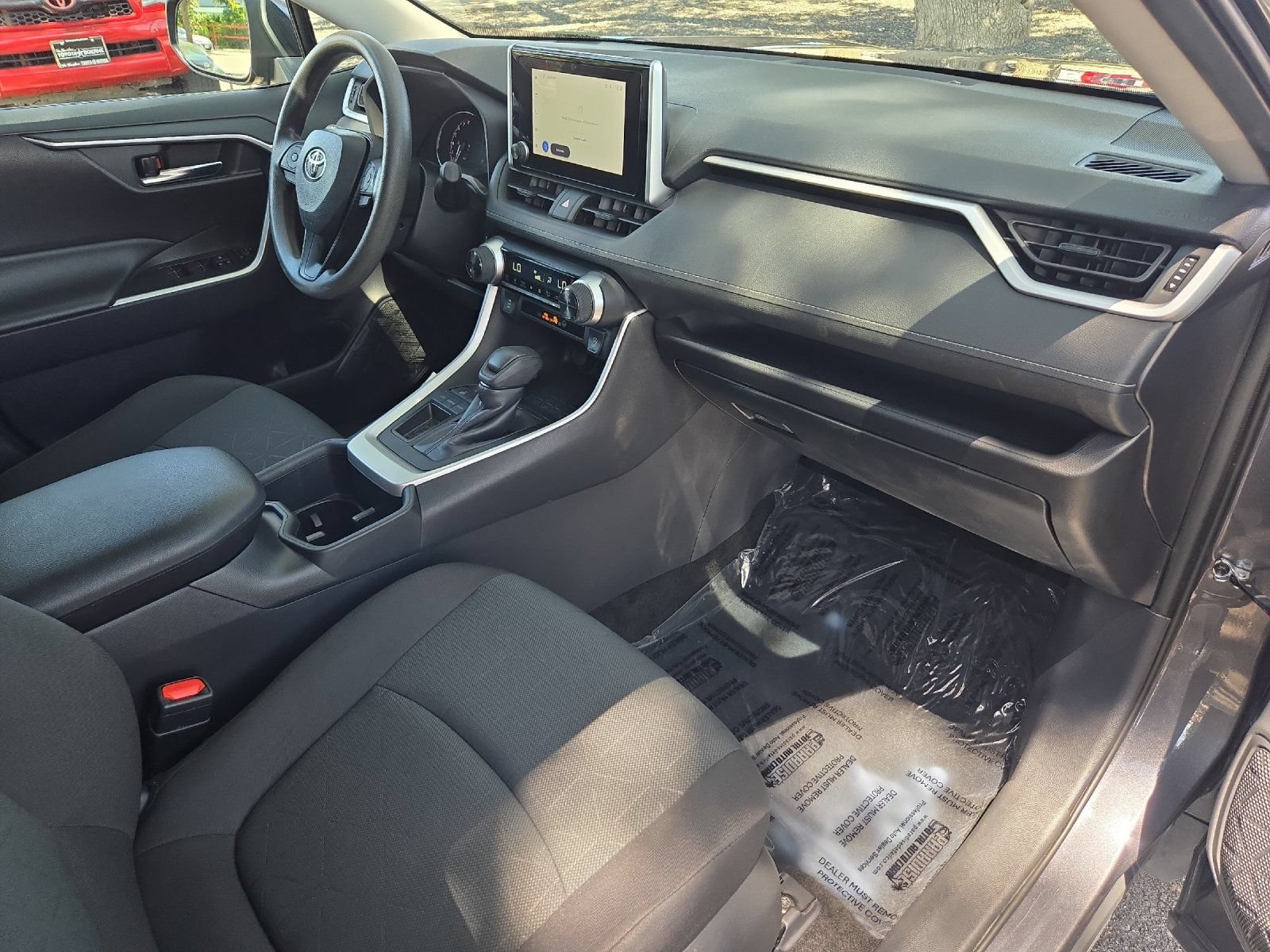 Used 2024 Toyota RAV4 XLE FWD image 15