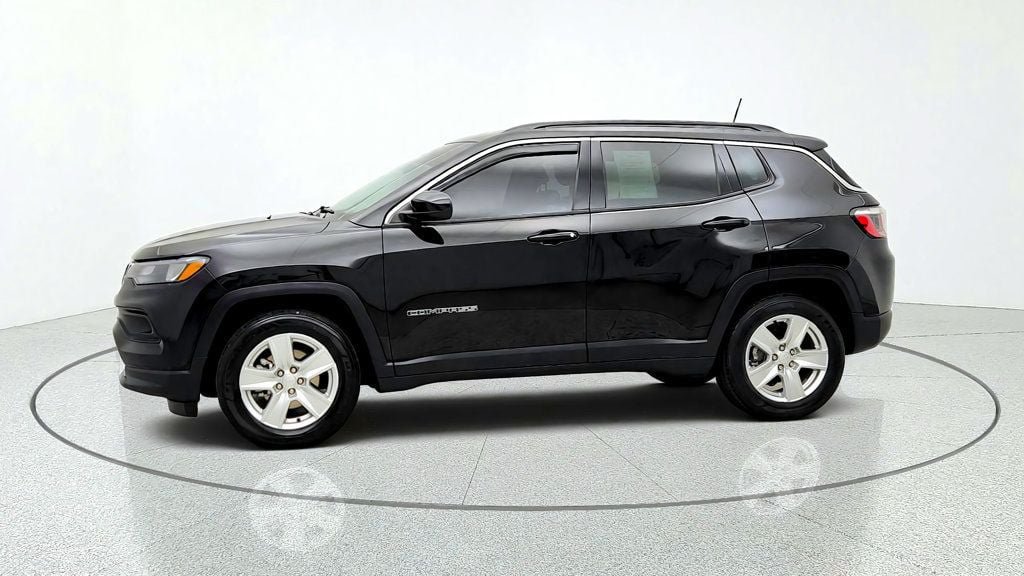 Used 2022 Jeep Compass Latitude FWD image 8