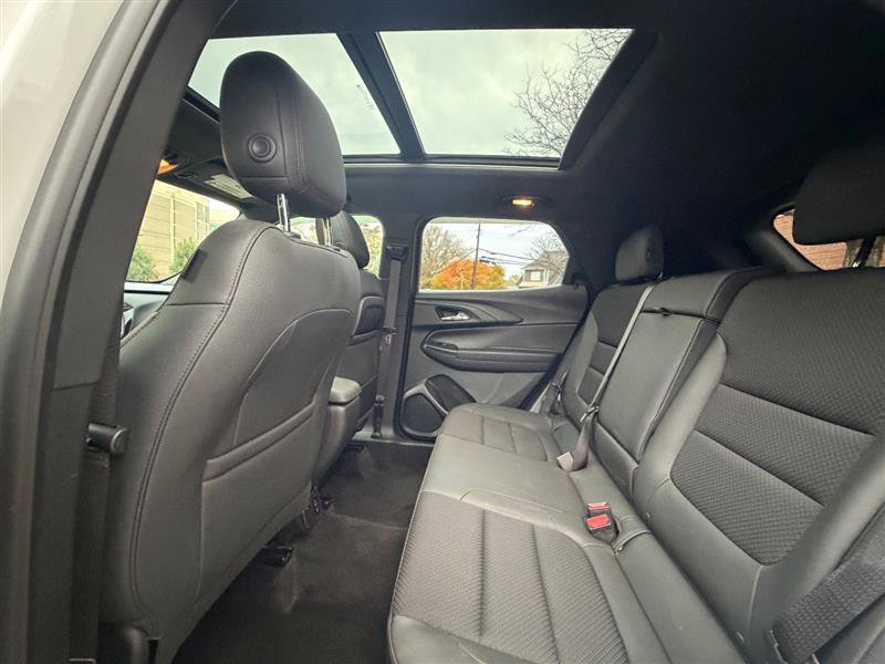 Used 2021 Chevrolet TrailBlazer RS w/ Sun and Liftgate Package image 18