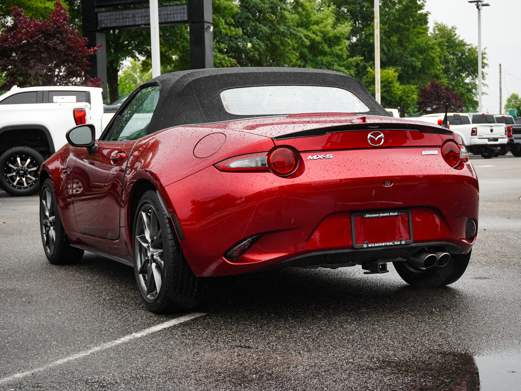 Used 2019 MAZDA MX-5 Miata Grand Touring w/ GT-S Package RWD image 8