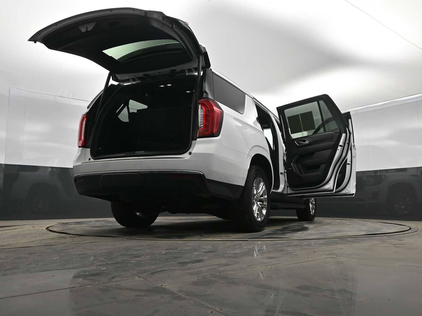 Used 2024 GMC Yukon SLT image 42
