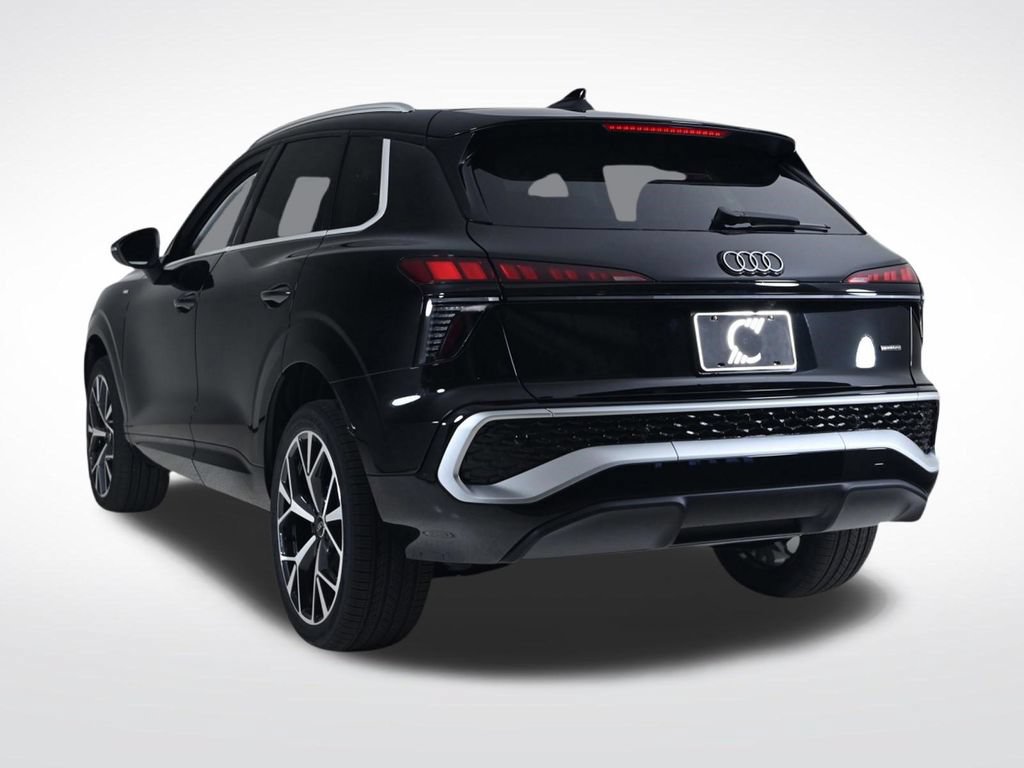 New 2026 Audi Q3 quattro 2.0T AWD/4WD image 3