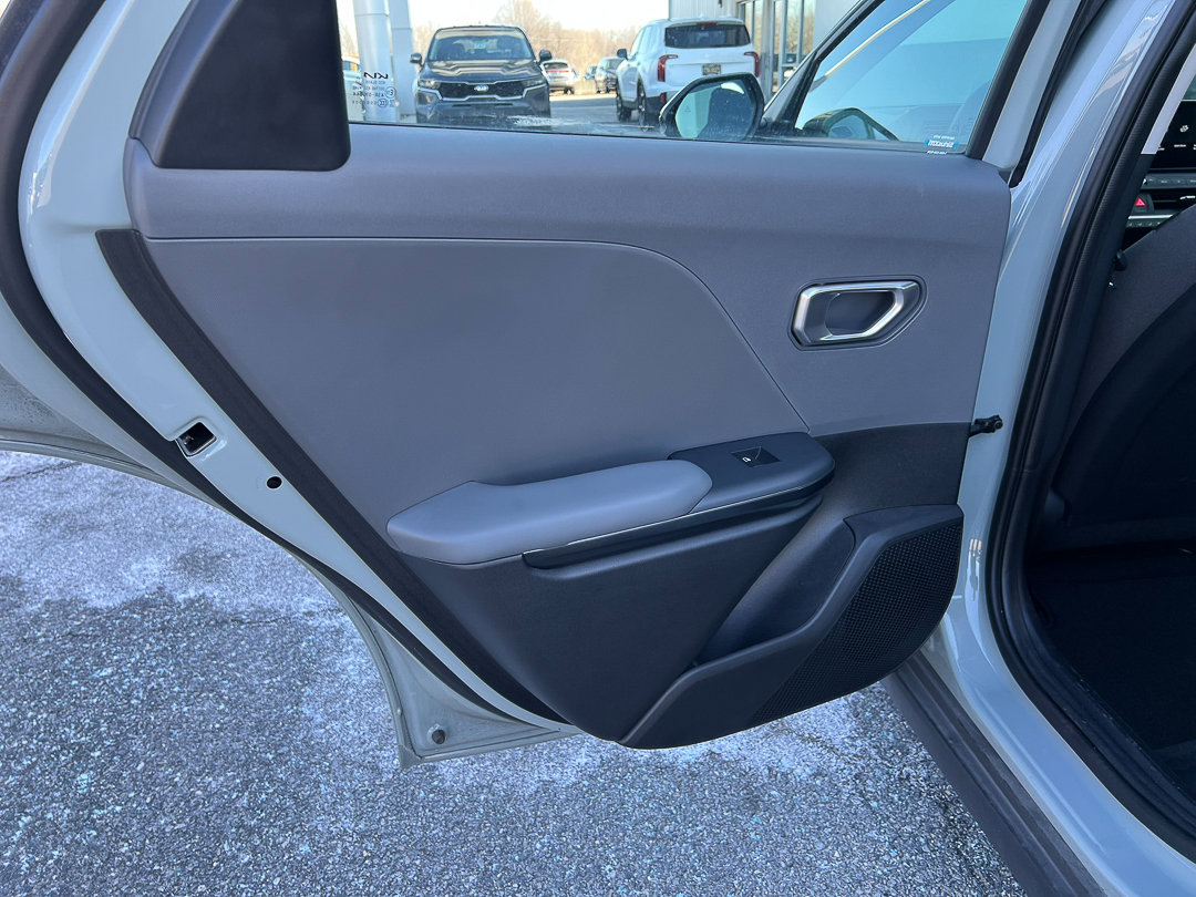 Used 2025 Kia K4 LXS image 20