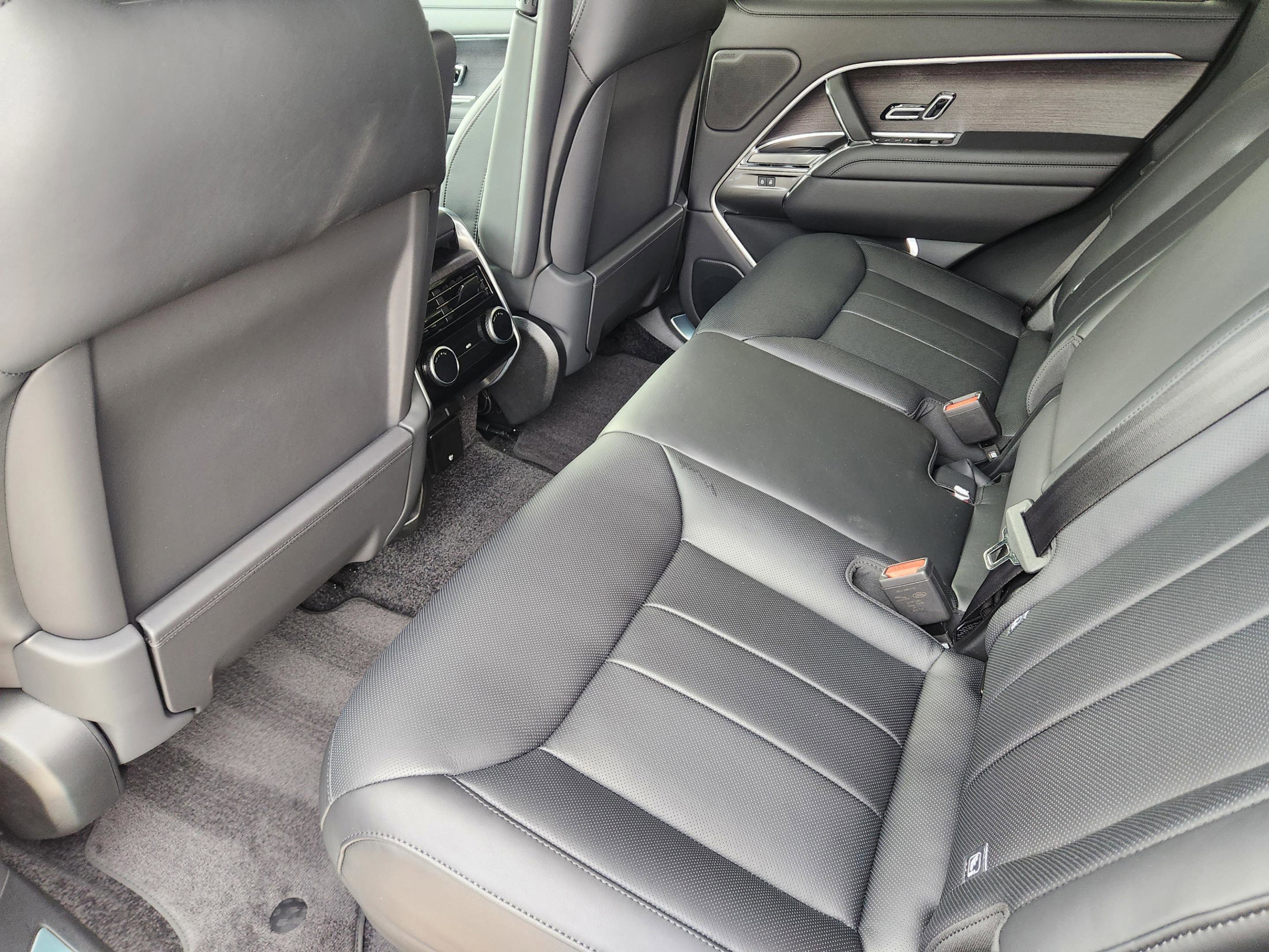 New 2025 Land Rover Range Rover SE AWD/4WD image 25