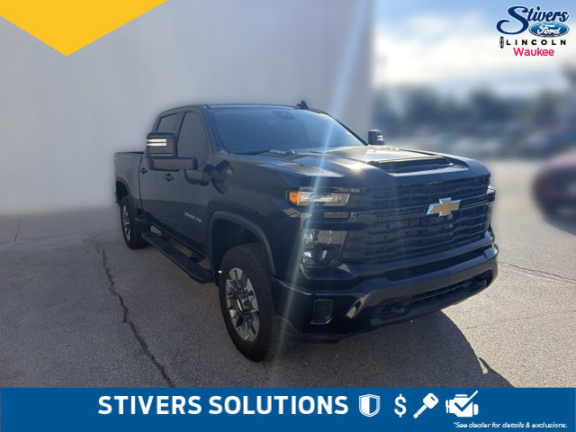 Used 2024 Chevrolet Silverado 2500 Custom w/ Custom Value Package AWD/4WD image 3