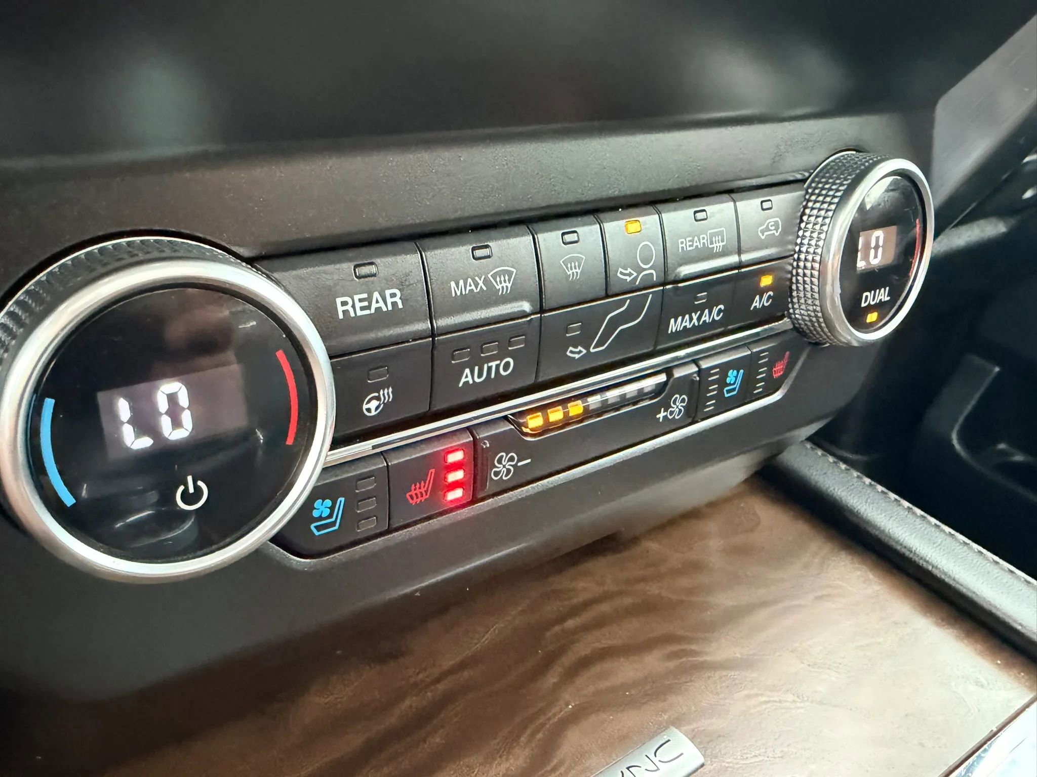 Used 2019 Ford Expedition Platinum AWD/4WD image 22