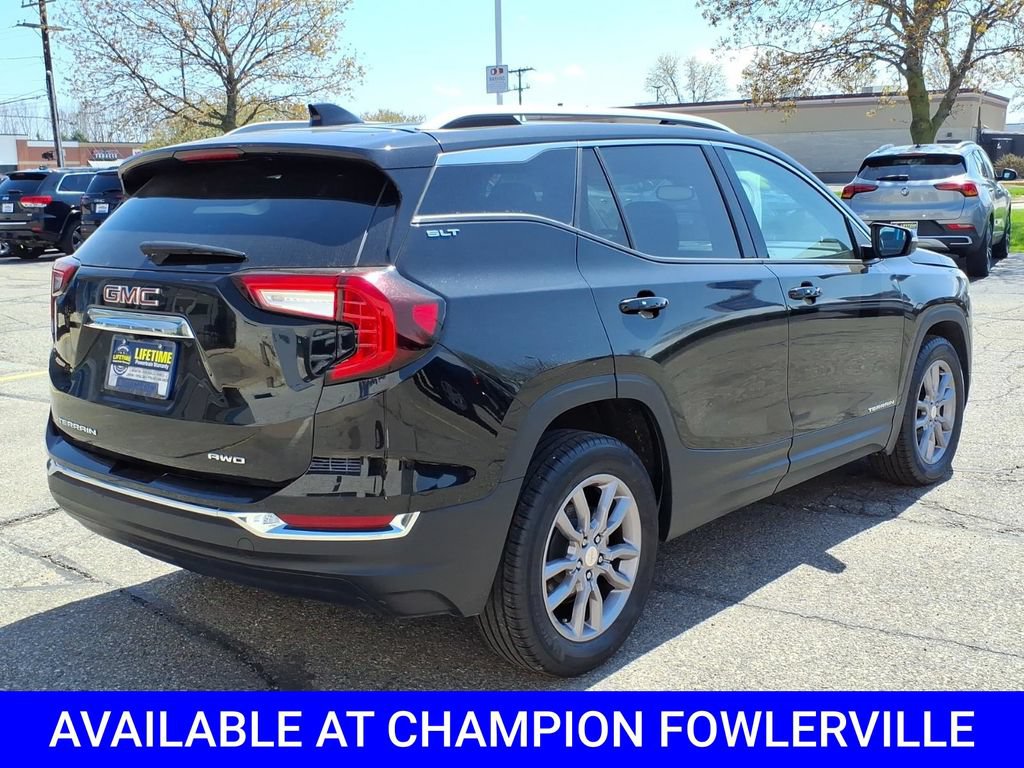 Used 2024 GMC Terrain SLT AWD/4WD image 9