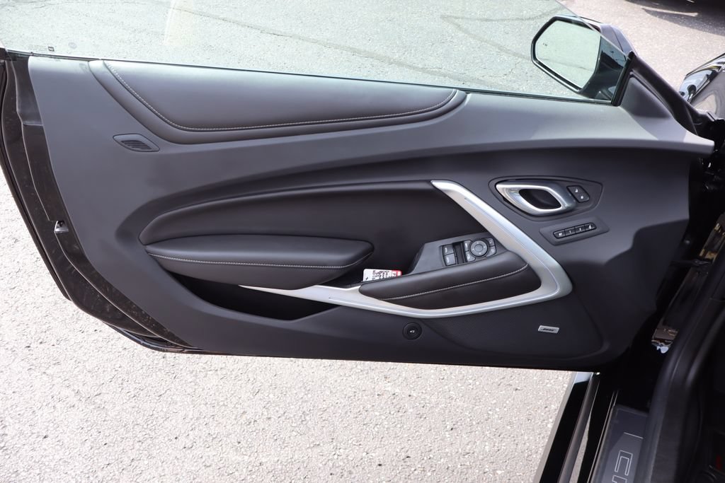 Used 2022 Chevrolet Camaro SS RWD image 4